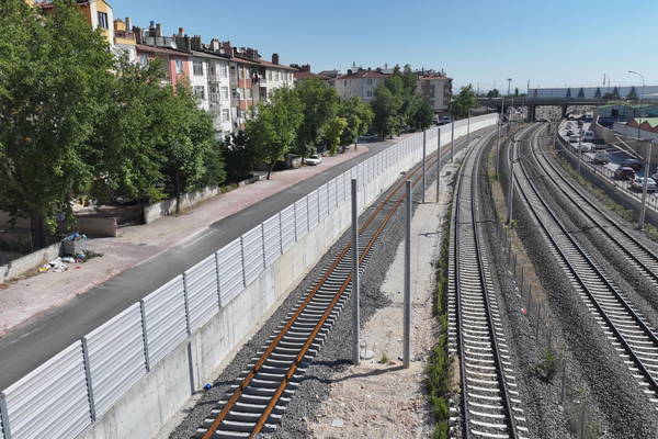 KONYARAY Banliyö Hattı’nda çevre dostu ses barıyeri çalışmaları sürüyor