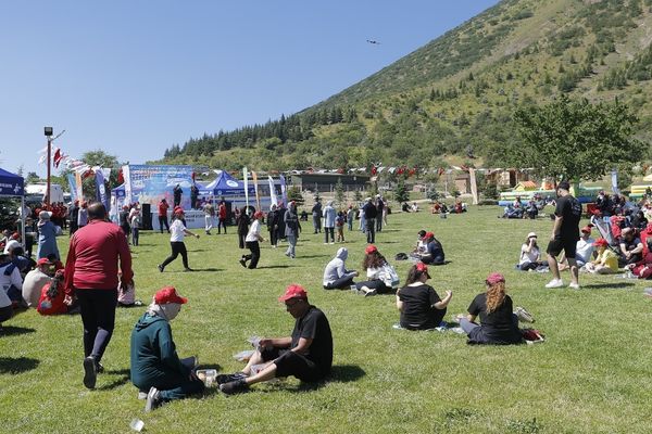 Büyükkılıç, Yaza Merhaba Doğa Yürüyüşü’nde vatandaşlarla buluştu