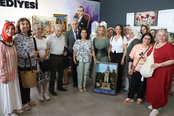 İZMEK kursiyerlerinden yıl sonu sergisi