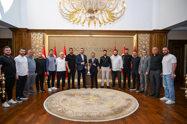 Gölcükspor’dan Kocaeli Valisi Aktaş’a ziyaret