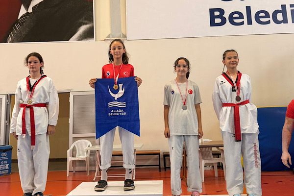 Aliağa Gençlik Merkezi Spor Kulübü, şampiyonadan madalyalarla döndü