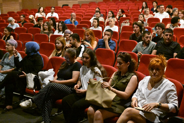 Cannes’ın ödüllü kısa filmleri Manisa’da sinemaseverlerle buluştu