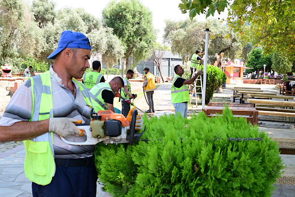 Söke’de parkta çevre düzenleme ve peyzaj çalışması yapıldı