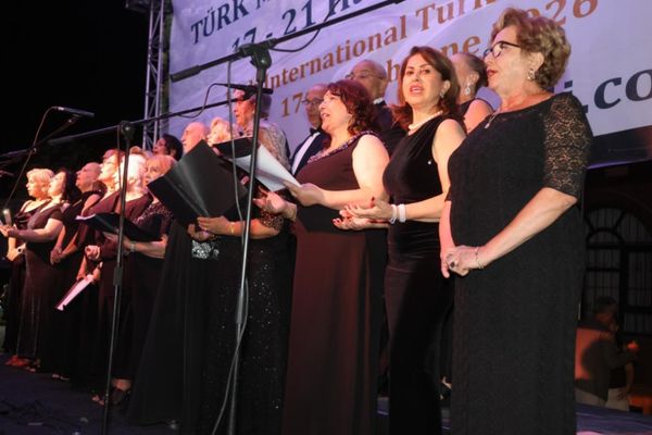 Türk müziğinin ezgileri Van’da sanatseverlerle buluştu