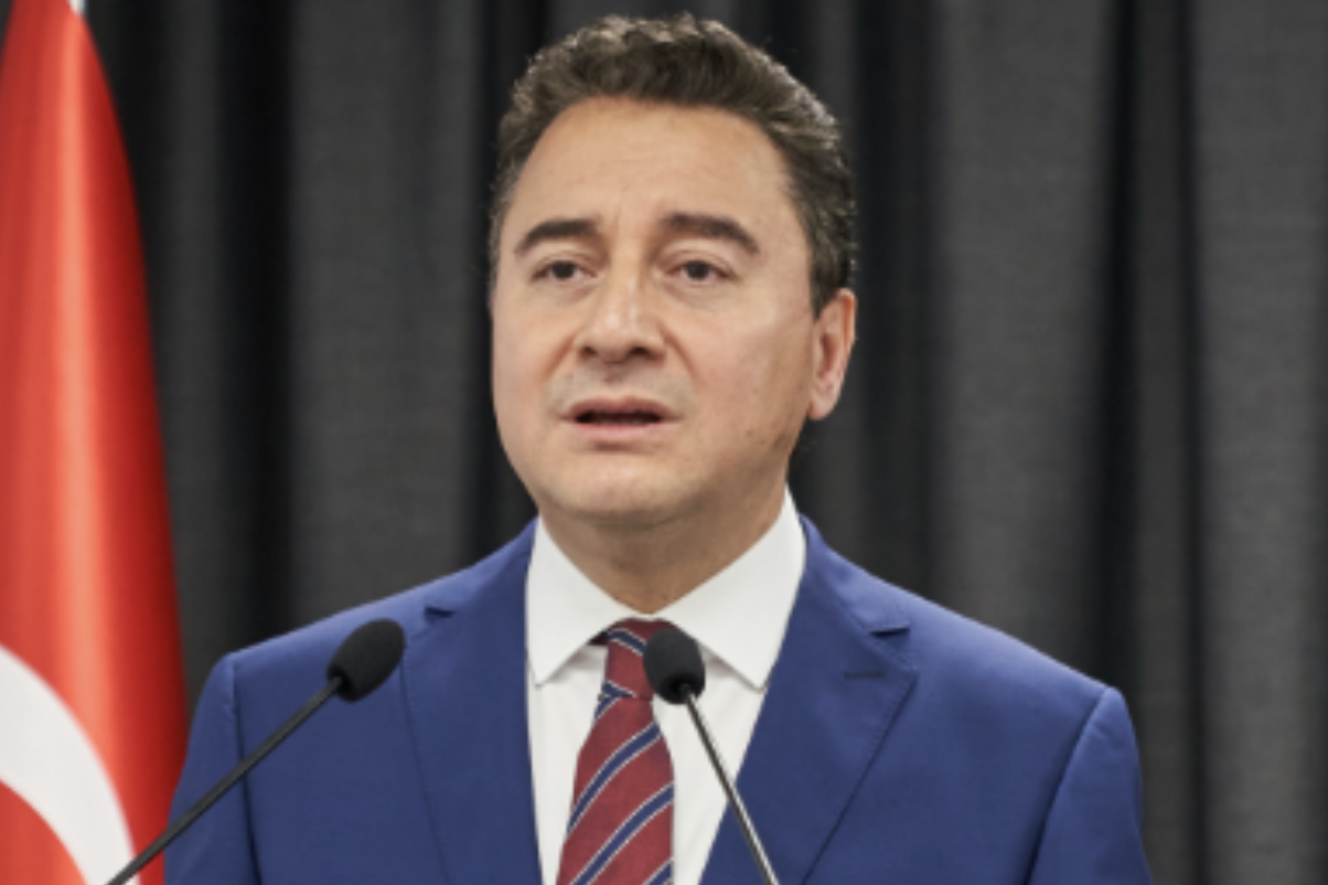 Babacan: Doğru zamanda, tarihin en doğru yerindeyiz