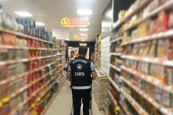 Karacabey’de marketlere zabıta denetimi gerçekleştirildi