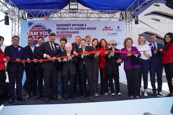 İstanbul İçerenköy Meydanı ve 100. Yıl Atatürk Müzesi hizmete girdi