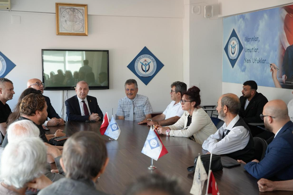 Zafer Partisi Genel Başkanı Özdağ’dan, Yeni Ufuklar Derneği’ne ziyaret