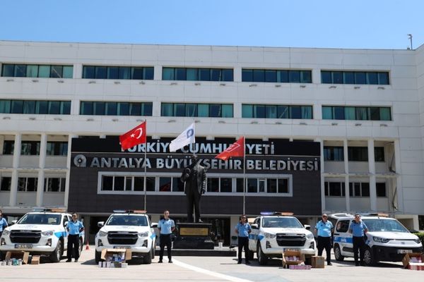 Antalya’da 4 bin 322 sahte parfüme el konuldu