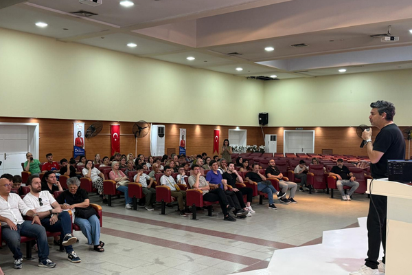 İzmit’te Üretken Yapay Zeka Semineri düzenlendi