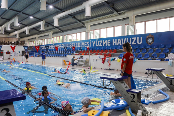 Eskişehir Büyükşehir Belediyesi’nden “Yüzme Bilmeyenler Eğitimi” için kayıt duyurusu