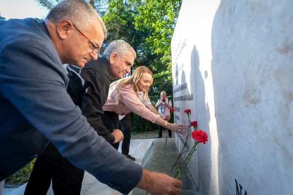 Nazım Hikmet, ölümünün 63. yılında İzmir’de anıldı
