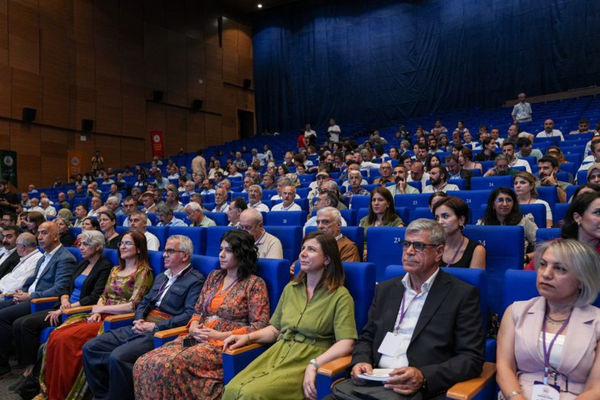Diyarbakır’da Kürt Dili Konferansı düzenlendi