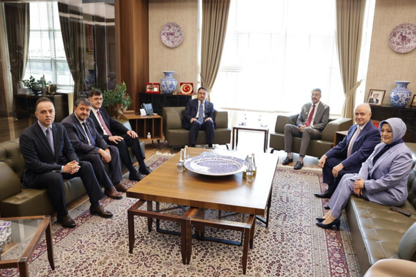 İçişleri Bakan Yardımcısı Çelik, Kütahya’da ziyaretlerde bulundu