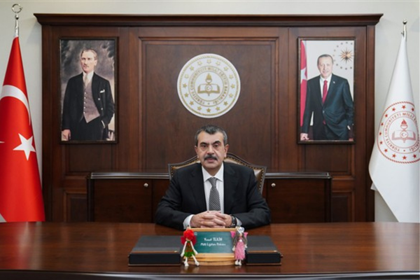 Bakan Tekin, Erzincan’daki Halk Eğitimi Merkezi açılışına katıldı