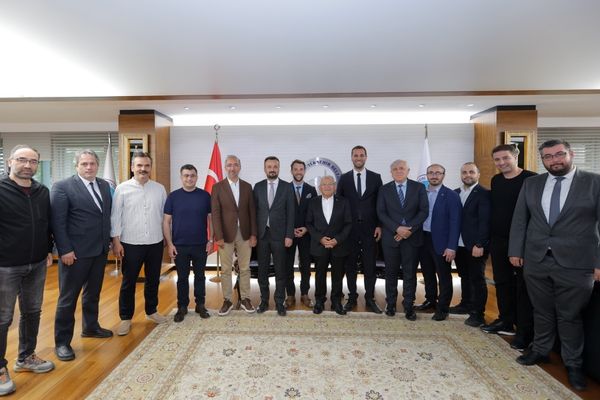 Kayseri turizm ödülleri komisyonu Büyükkılıç’ı ziyaret etti