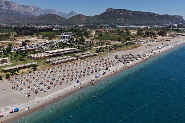 Çeşme’den Bodrum’a, Marmaris’ten Belek’e halk plajlarına yoğun ilgi