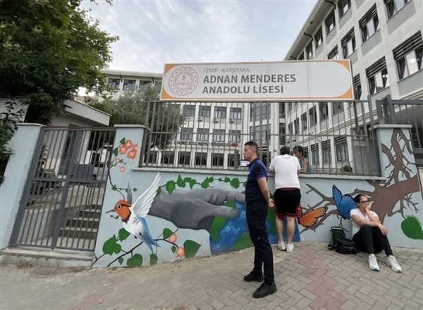 İzmir Büyükşehir Belediyesi’nden LGS günü öğrencilere destek