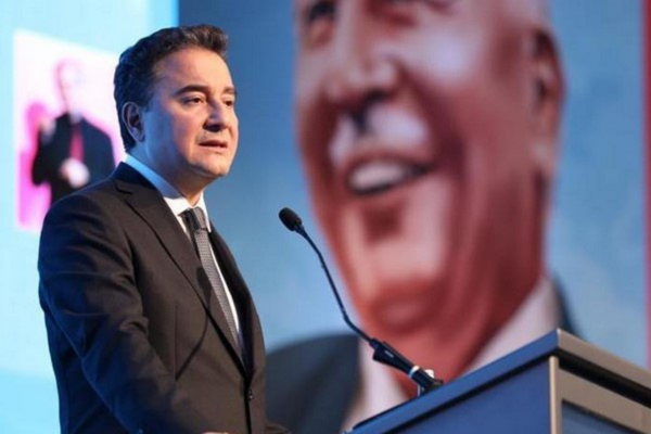 Babacan: Demokrasi zayıflarsa insanlar siyasetten uzaklaşır