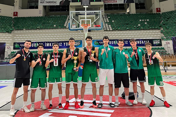 Çayırova Belediyesi’nin U-18 3×3 takımı Marmara Bölge şampiyonu oldu