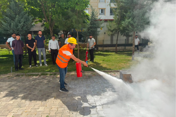 Batman İŞKUR’da yangın söndürme tatbikatı