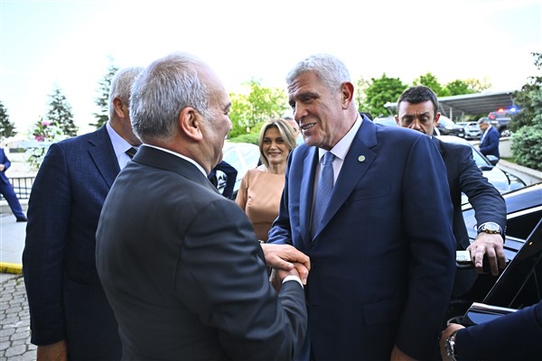 Dervişoğlu’ndan Hacıosmanoğlu’na Dünya Kupası mesajı