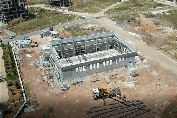 Haliliye’de yarı olimpik yüzme havuzu inşaatı sürüyor