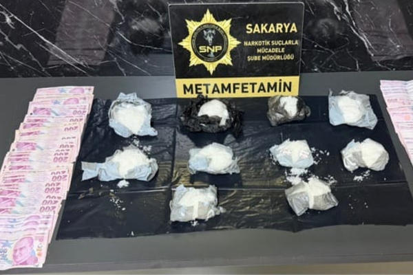 Sakarya’da uyuşturucu operasyonu: 3 gözaltı