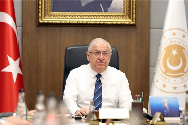 Bakan Güler, Polonya Cumhurbaşkanı Nawrocki’yi Ankara’dan törenle uğurladı