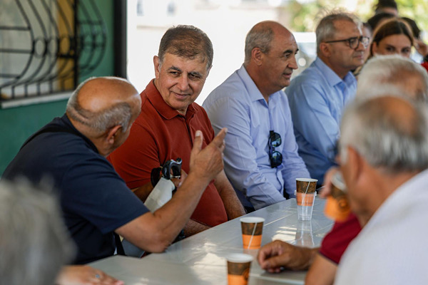Başkan Tugay, Menemen ve Buca’da aşure programlarına katıldı
