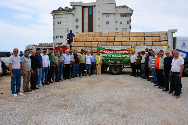 Antalya’da arıcılığa destek: 849 kovan üreticilere hibe edildi