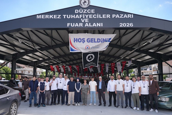 Mercedes tutkunları Düzce’de bir araya geldi