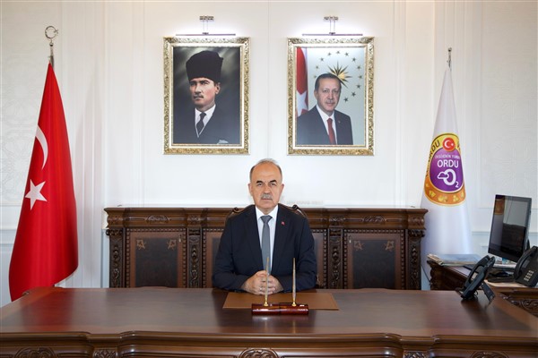 Vali  Erol’dan Babalar Günü mesajı