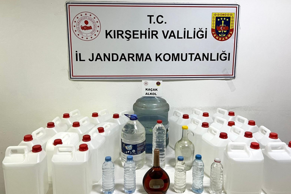 Kırşehir’de kaçak alkol operasyonu: 3 adrese eş zamanlı baskın