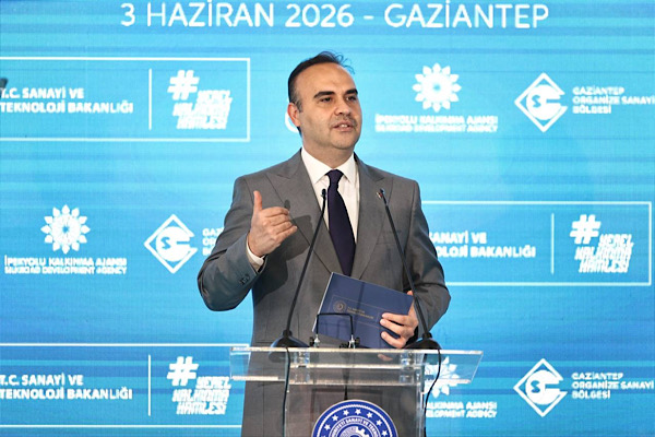 Bakan Kacır: Daha üst basamaklara yükselen bir Türkiye var