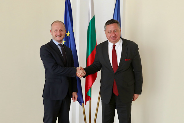 Polendakov, Gürcistan’ın Bulgaristan Büyükelçisi Hamashuridze ile görüştü