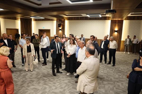 Başkan Ertemur, Bağbaşı Gençlik Merkezi’ni inceledi