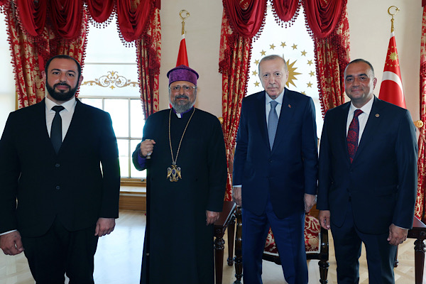 Erdoğan, Türkiye Ermenileri Patriği Maşalyan ve Milletvekili Sıvacıoğlu’nu kabul etti