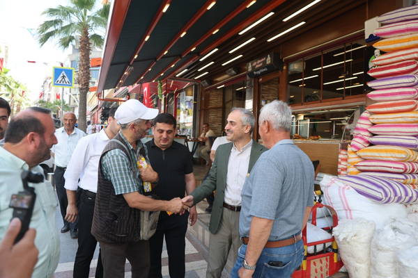 Çayırova Belediye Başkanı Çiftçi, güne esnaf ziyaretiyle başladı