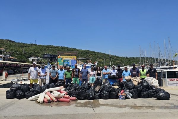 Teos Marina Dünya Çevre Haftası’nda bir kez daha sahadaydı
