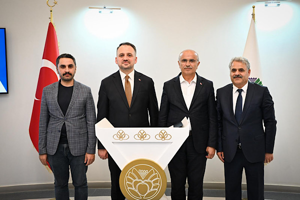 Bakan Yardımcısı Eminoğlu, Malatya Büyükşehir Belediyesini ziyaret etti