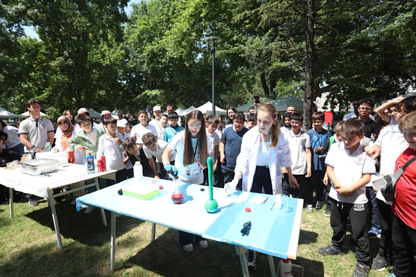 İnegöl’de TÜBİTAK 4006-C İlçe Bilim Festivali gerçekleştirildi