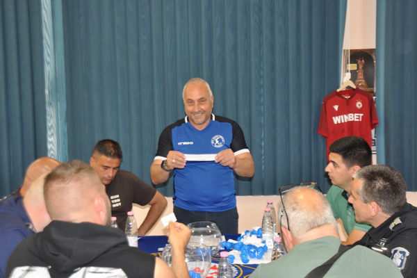 Burgas’ta Geleneksel Yardım Futbol Turnuvası için kuralar çekildi