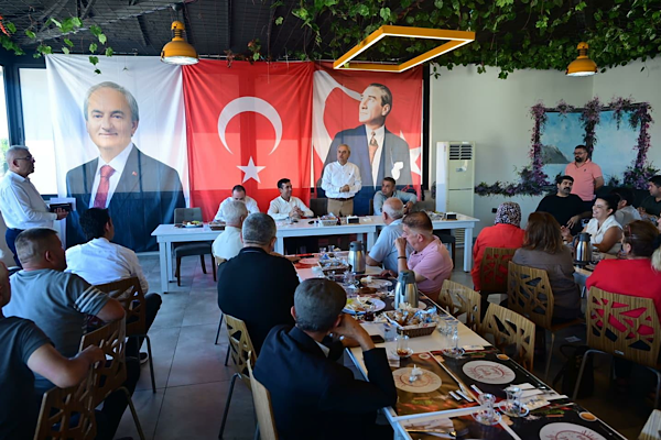 Kepez’de mahalle muhtarlarıyla istişare toplantısı düzenlendi