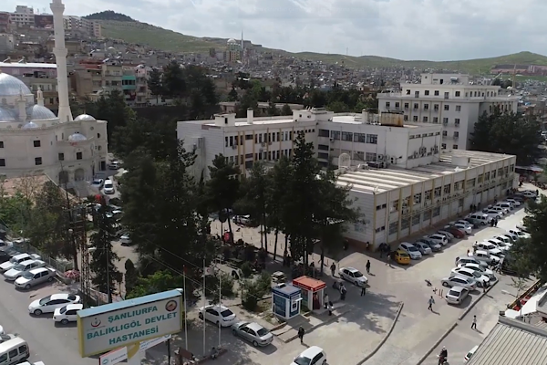 Şanlıurfa’da 29 santimetrelik miyom başarıyla çıkarıldı