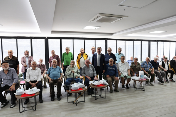 Nilüfer’de yaşlılara Babalar Günü ziyareti