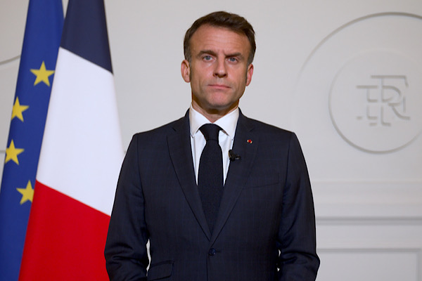 Macron’dan, Ermenistan Başbakanı Pashinyan’a tebrik mesajı