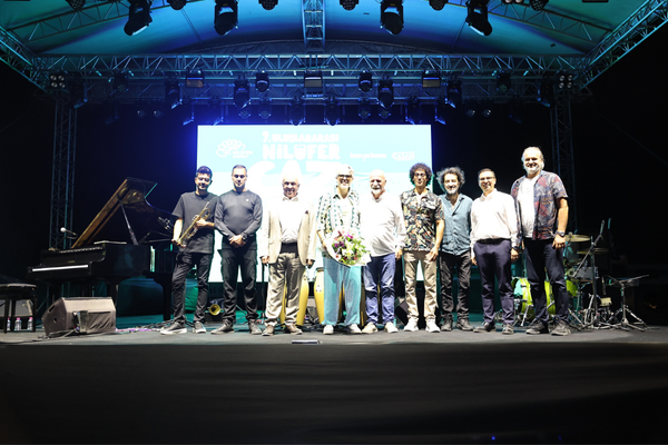 Nilüfer Caz Festivali’nde Emir Ersoy ve orkestrası sahne aldı