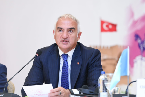 Bakan Ersoy: Koruyucu ailelerimizin Koruyucu Aile Günü kutlu olsun