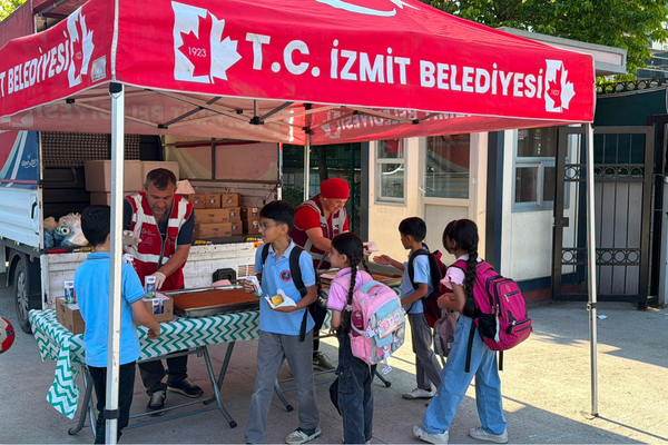İzmit’te öğrencilere beslenme desteği sağlandı